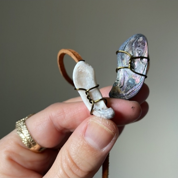 Handmade "Shells & Stones Won't Break My Bones" Leather Boho Lariat Necklace NEW - Picture 2 of 5